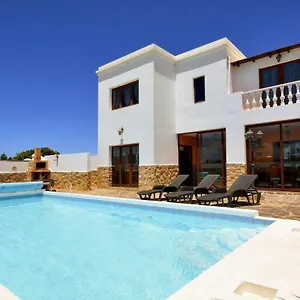 https://holiday-home-el-cuchillo-ace021015-fyf.in-canary-islands.com